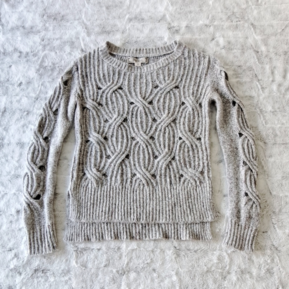 Decree gray soft cut out crewneck Holiday Textured sweater. Size XS.